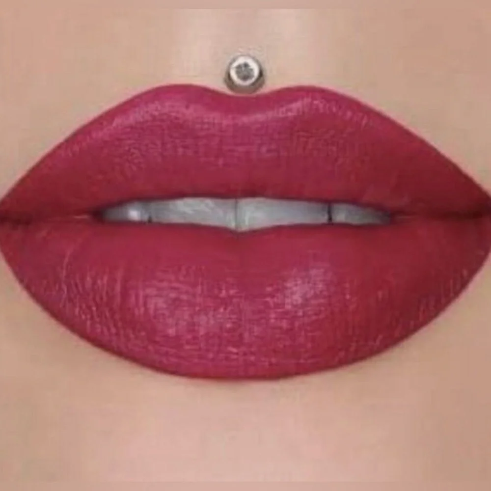 New VELVET TRAP Shade ENTRAPMENT LIPSTICK NIB. Discontinued